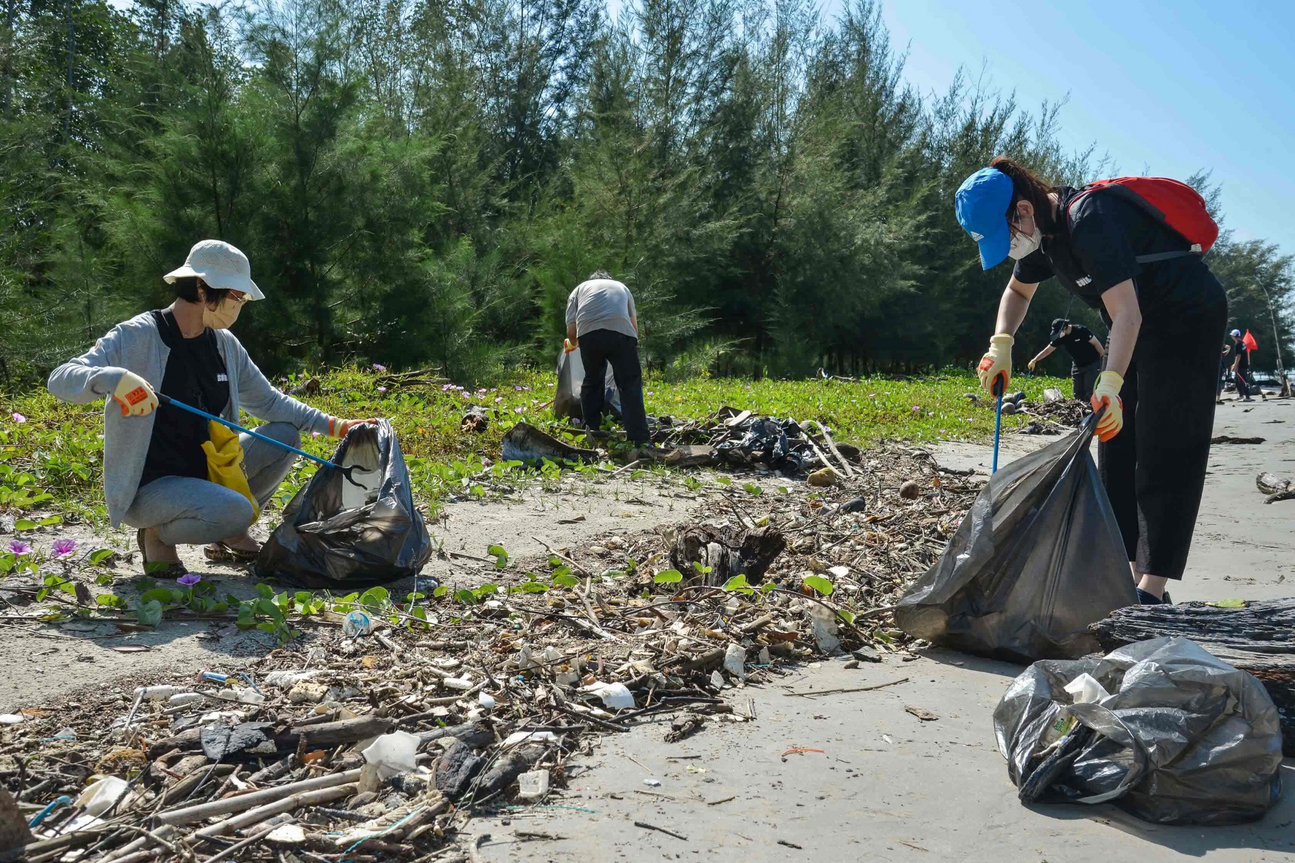 Restoring white, sandy Cunang Beach