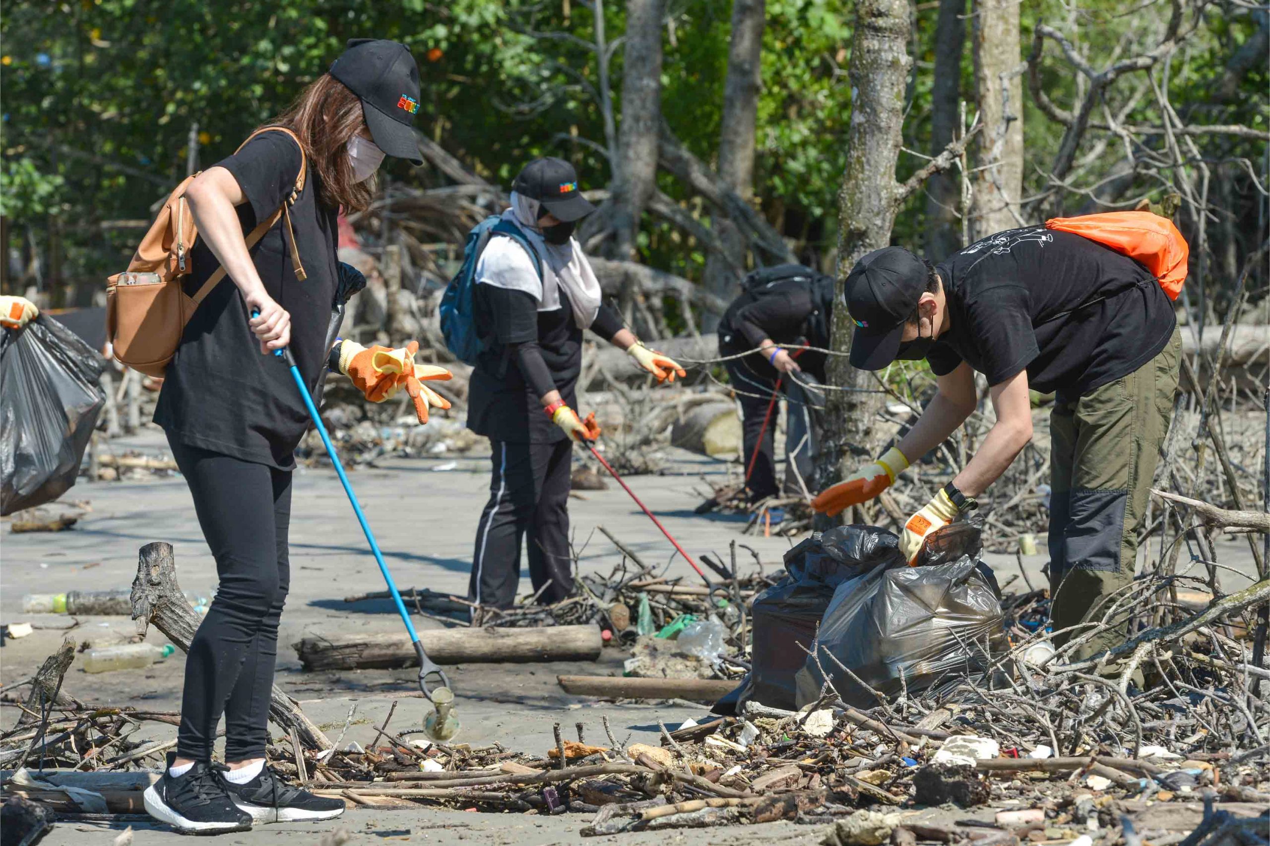 Restoring white, sandy Cunang Beach