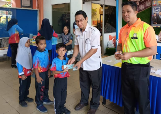 Kanthan and Langkawi Plants Bring Cheer to Students Through Back-to-School Programme